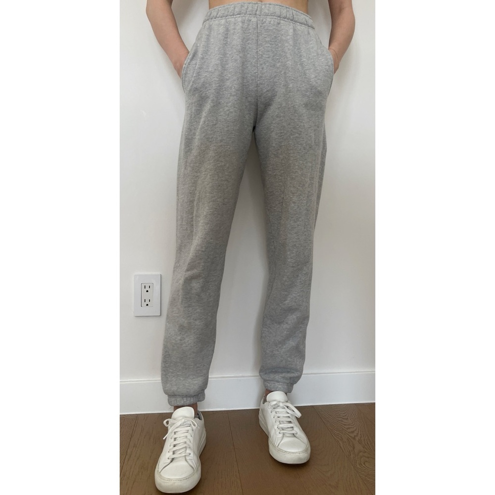 Aritzia TNA CozyAF fleece light grey joggers - Picture 2 of 11